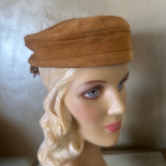 MOD 1960s\' TAN SUEDE HAT WITH BACK BUTTONS AND TASSELS main image 10